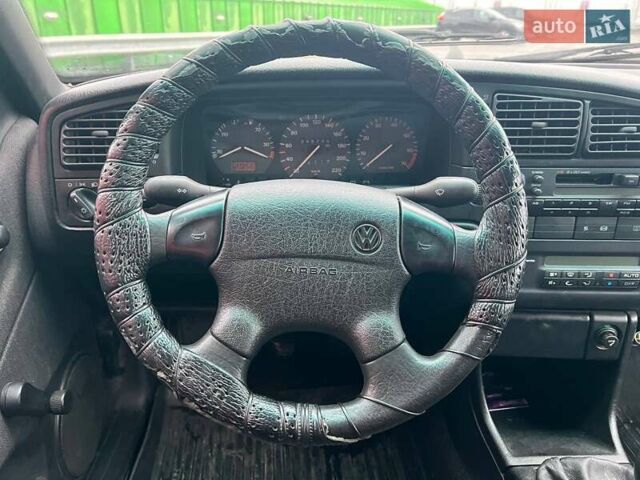 Синій Фольксваген Пассат, об'ємом двигуна 1.8 л та пробігом 245 тис. км за 2490 $, фото 14 на Automoto.ua