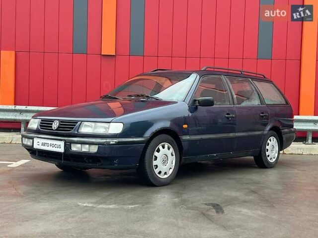 Синій Фольксваген Пассат, об'ємом двигуна 1.8 л та пробігом 245 тис. км за 2490 $, фото 3 на Automoto.ua