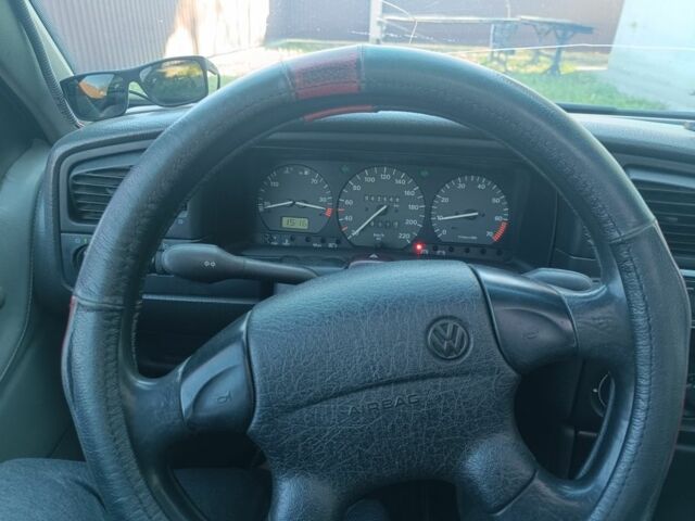 Синій Фольксваген Пассат, об'ємом двигуна 1.8 л та пробігом 343 тис. км за 2400 $, фото 16 на Automoto.ua