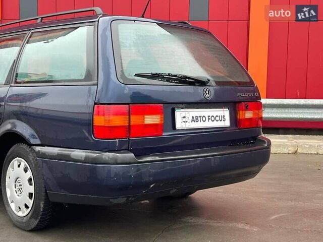 Синій Фольксваген Пассат, об'ємом двигуна 1.8 л та пробігом 245 тис. км за 2490 $, фото 5 на Automoto.ua