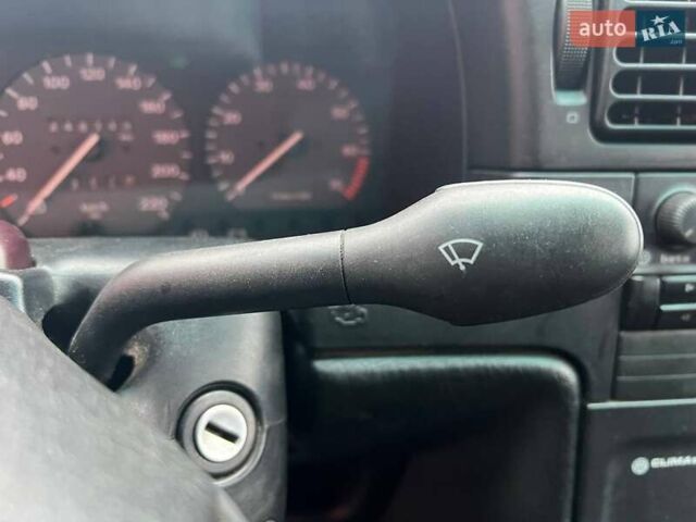 Синій Фольксваген Пассат, об'ємом двигуна 1.8 л та пробігом 245 тис. км за 2490 $, фото 18 на Automoto.ua