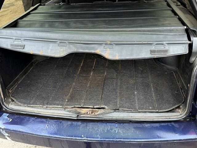 Синий Фольксваген Пассат, объемом двигателя 2 л и пробегом 468 тыс. км за 1850 $, фото 5 на Automoto.ua