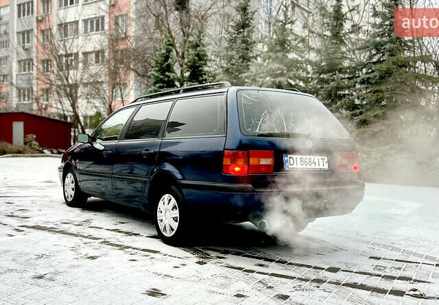 Синий Фольксваген Пассат, объемом двигателя 1.6 л и пробегом 350 тыс. км за 2850 $, фото 2 на Automoto.ua