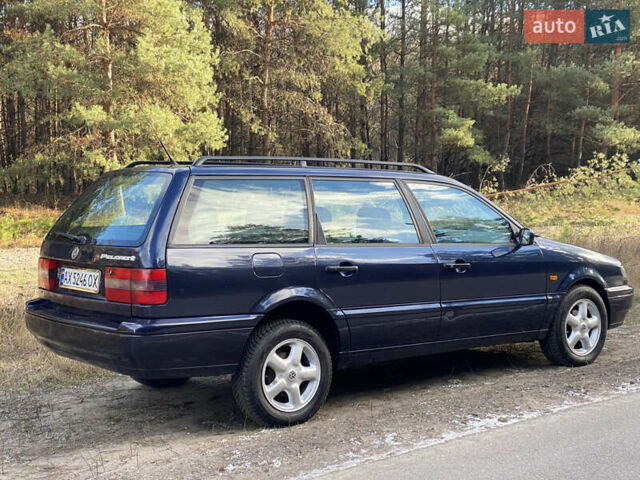 Синий Фольксваген Пассат, объемом двигателя 1.8 л и пробегом 452 тыс. км за 3350 $, фото 7 на Automoto.ua