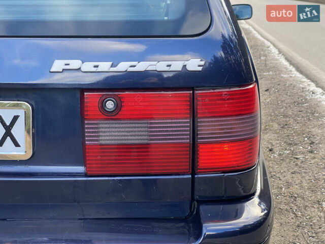 Синий Фольксваген Пассат, объемом двигателя 1.8 л и пробегом 452 тыс. км за 3350 $, фото 35 на Automoto.ua