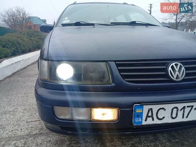 Синий Фольксваген Пассат, объемом двигателя 1.9 л и пробегом 280 тыс. км за 2300 $, фото 3 на Automoto.ua