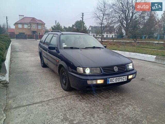 Синий Фольксваген Пассат, объемом двигателя 1.9 л и пробегом 280 тыс. км за 2300 $, фото 1 на Automoto.ua