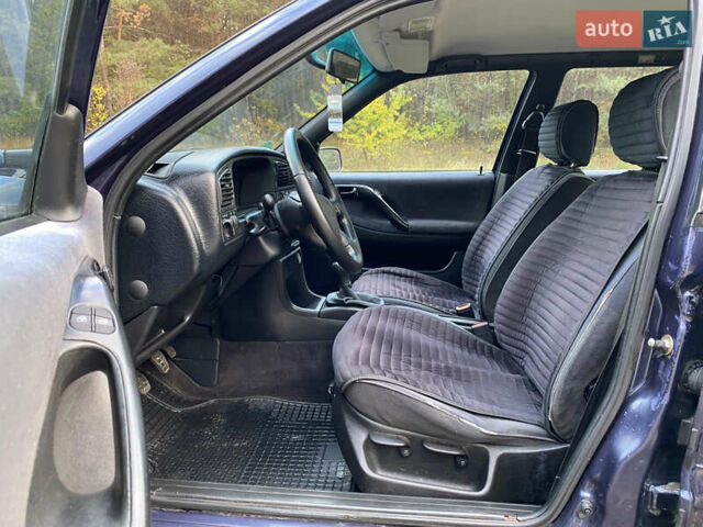 Синий Фольксваген Пассат, объемом двигателя 1.8 л и пробегом 452 тыс. км за 3350 $, фото 12 на Automoto.ua