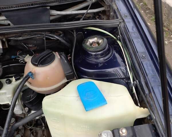 Синий Фольксваген Пассат, объемом двигателя 1.8 л и пробегом 363 тыс. км за 3200 $, фото 19 на Automoto.ua