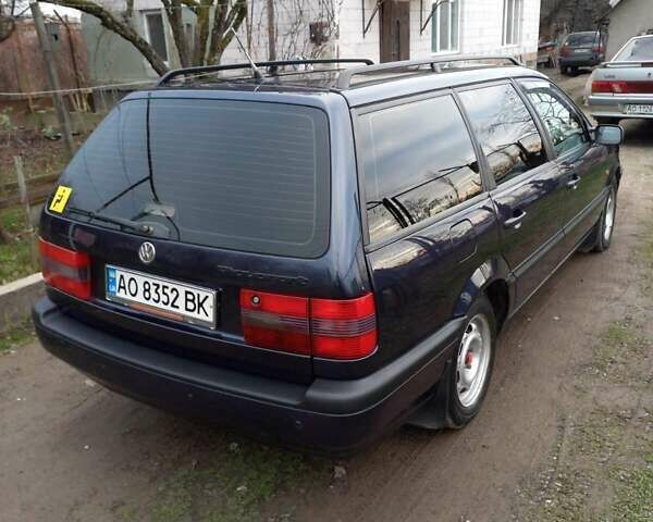 Синий Фольксваген Пассат, объемом двигателя 1.8 л и пробегом 363 тыс. км за 3200 $, фото 13 на Automoto.ua