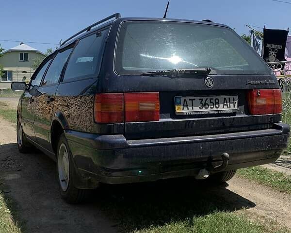 Синий Фольксваген Пассат, объемом двигателя 2 л и пробегом 250 тыс. км за 2800 $, фото 3 на Automoto.ua