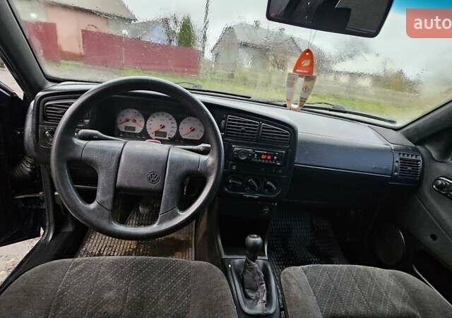 Фольксваген Пассат 1996 у Самборе на Automoto.ua Синій Фольксваген Пассат, об'ємом двигуна 2 л та пробігом 350 тис. км за 2000 $, фото 1 на Automoto.ua