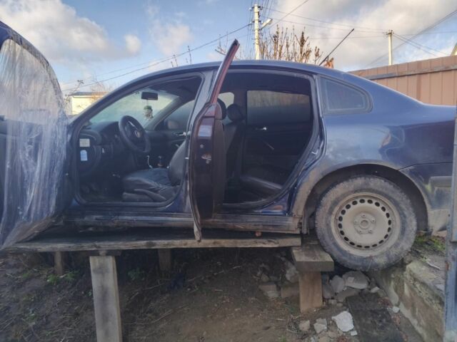 Синий Фольксваген Пассат, объемом двигателя 1.9 л и пробегом 452 тыс. км за 3000 $, фото 3 на Automoto.ua