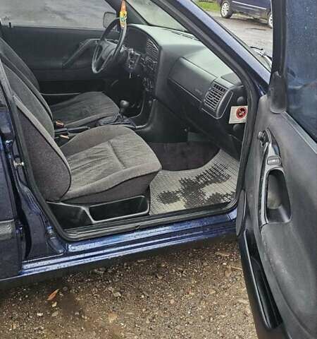 Фольксваген Пассат 1996 у Самборе на Automoto.ua Синій Фольксваген Пассат, об'ємом двигуна 2 л та пробігом 350 тис. км за 2000 $, фото 7 на Automoto.ua