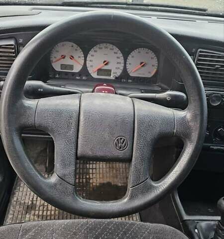 Фольксваген Пассат 1996 у Самборе на Automoto.ua Синій Фольксваген Пассат, об'ємом двигуна 2 л та пробігом 350 тис. км за 2000 $, фото 5 на Automoto.ua