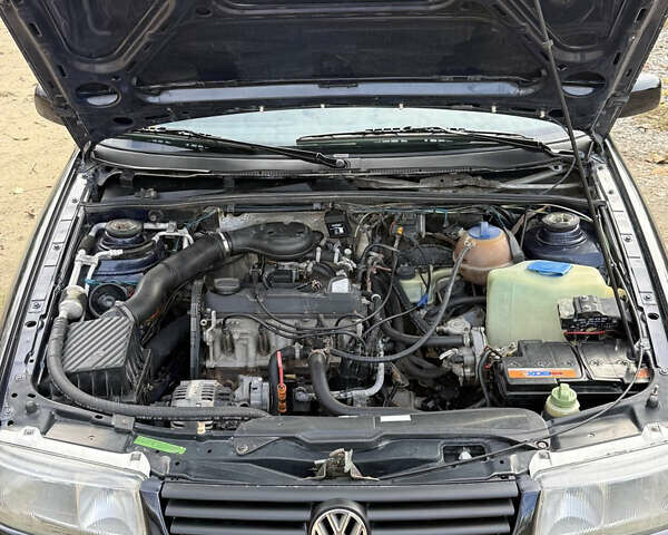 Фольксваген Пассат 1996 у Кривому Розі на Automoto.ua Синій Фольксваген Пассат, об'ємом двигуна 1.78 л та пробігом 350 тис. км за 3300 $, фото 1 на Automoto.ua