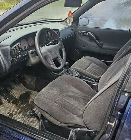 Фольксваген Пассат 1996 у Самборе на Automoto.ua Синій Фольксваген Пассат, об'ємом двигуна 2 л та пробігом 350 тис. км за 2000 $, фото 11 на Automoto.ua