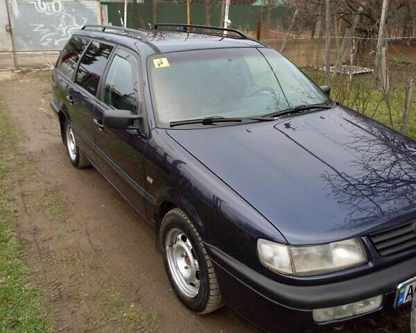 Синий Фольксваген Пассат, объемом двигателя 1.8 л и пробегом 363 тыс. км за 3200 $, фото 15 на Automoto.ua