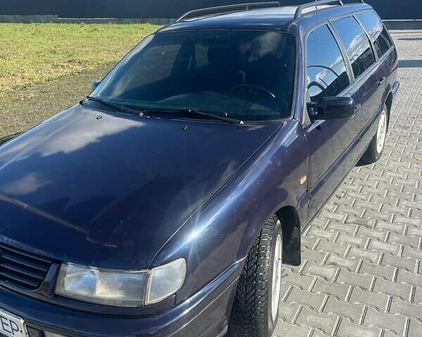 Синий Фольксваген Пассат, объемом двигателя 1.8 л и пробегом 100 тыс. км за 3800 $, фото 6 на Automoto.ua