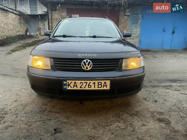 Синий Фольксваген Пассат, объемом двигателя 1.8 л и пробегом 382 тыс. км за 3500 $, фото 4 на Automoto.ua