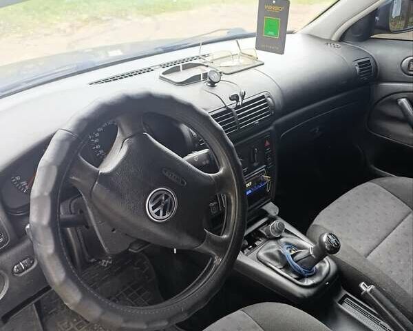 Синій Фольксваген Пассат, об'ємом двигуна 1.6 л та пробігом 260 тис. км за 3700 $, фото 13 на Automoto.ua