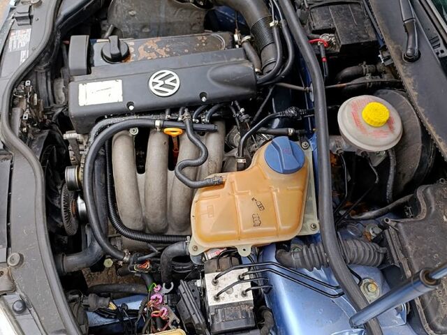 Синий Фольксваген Пассат, объемом двигателя 1.6 л и пробегом 285 тыс. км за 3750 $, фото 12 на Automoto.ua