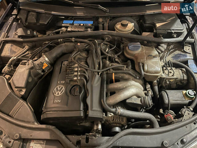 Синий Фольксваген Пассат, объемом двигателя 1.8 л и пробегом 382 тыс. км за 3500 $, фото 14 на Automoto.ua