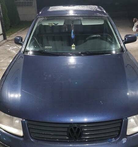 Синий Фольксваген Пассат, объемом двигателя 1.6 л и пробегом 289 тыс. км за 2700 $, фото 6 на Automoto.ua