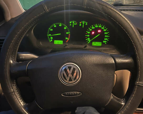 Синий Фольксваген Пассат, объемом двигателя 1.8 л и пробегом 382 тыс. км за 3500 $, фото 10 на Automoto.ua