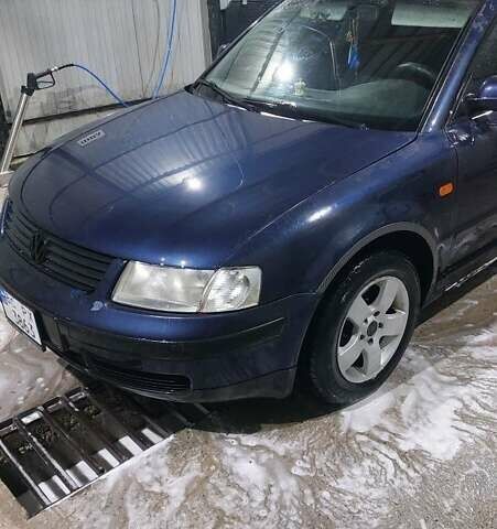 Синий Фольксваген Пассат, объемом двигателя 1.6 л и пробегом 289 тыс. км за 2700 $, фото 7 на Automoto.ua