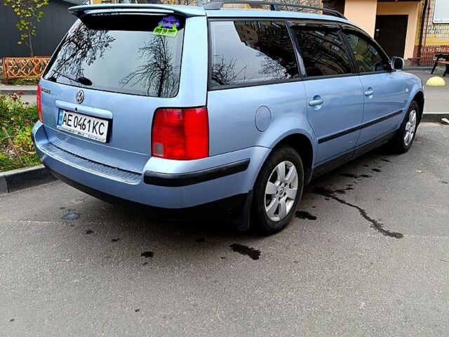 Синий Фольксваген Пассат, объемом двигателя 1.6 л и пробегом 285 тыс. км за 3750 $, фото 3 на Automoto.ua