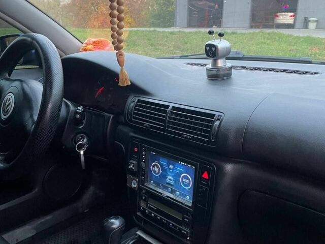 Синій Фольксваген Пассат, об'ємом двигуна 1.8 л та пробігом 240 тис. км за 3100 $, фото 3 на Automoto.ua