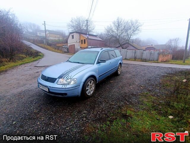 Синий Фольксваген Пассат, объемом двигателя 1.6 л и пробегом 400 тыс. км за 2350 $, фото 6 на Automoto.ua