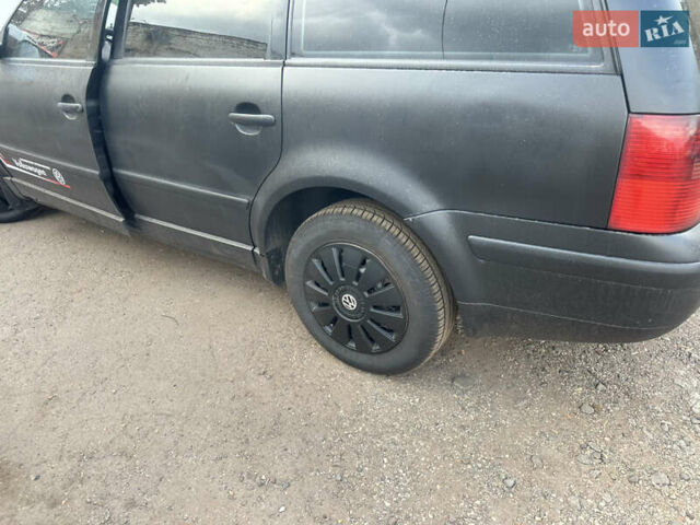 Синий Фольксваген Пассат, объемом двигателя 1.9 л и пробегом 350 тыс. км за 3500 $, фото 5 на Automoto.ua