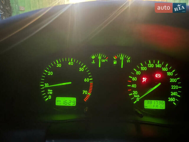 Синий Фольксваген Пассат, объемом двигателя 1.8 л и пробегом 382 тыс. км за 3500 $, фото 8 на Automoto.ua