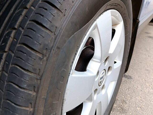 Синий Фольксваген Пассат, объемом двигателя 1.6 л и пробегом 285 тыс. км за 3750 $, фото 13 на Automoto.ua