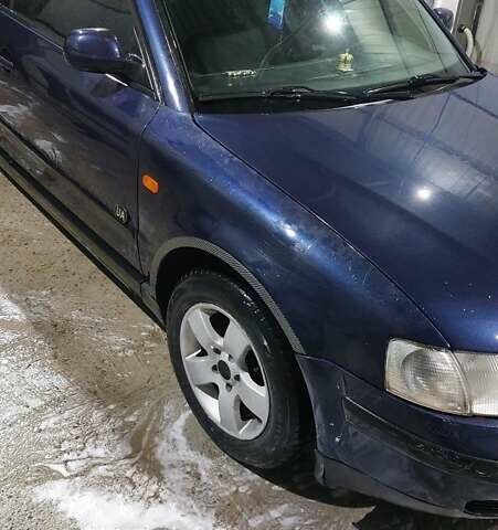 Синий Фольксваген Пассат, объемом двигателя 1.6 л и пробегом 289 тыс. км за 2700 $, фото 5 на Automoto.ua