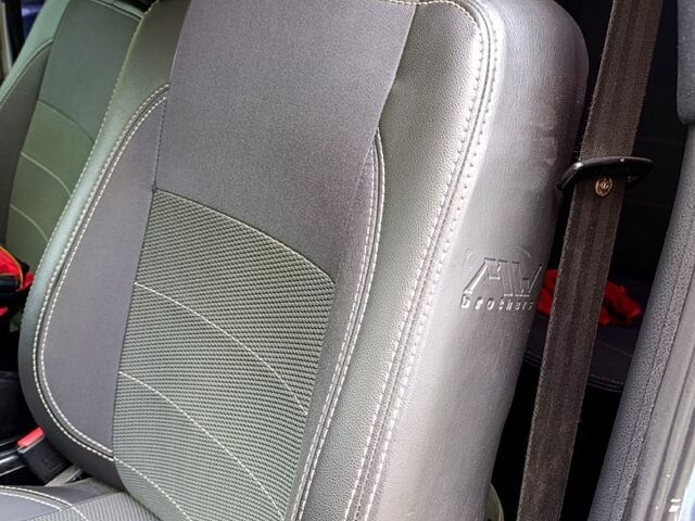 Синий Фольксваген Пассат, объемом двигателя 1.6 л и пробегом 285 тыс. км за 3750 $, фото 9 на Automoto.ua