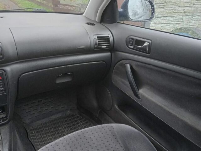 Синий Фольксваген Пассат, объемом двигателя 1.8 л и пробегом 250 тыс. км за 3600 $, фото 7 на Automoto.ua