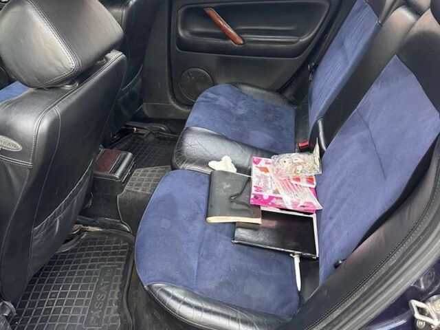 Синий Фольксваген Пассат, объемом двигателя 2.3 л и пробегом 389 тыс. км за 2600 $, фото 5 на Automoto.ua