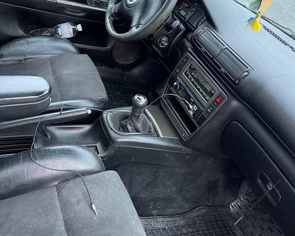 Синий Фольксваген Пассат, объемом двигателя 1.78 л и пробегом 349 тыс. км за 3500 $, фото 3 на Automoto.ua