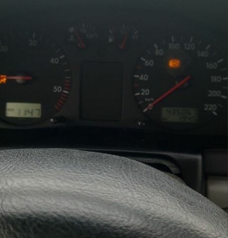 Синий Фольксваген Пассат, объемом двигателя 1.9 л и пробегом 430 тыс. км за 4200 $, фото 6 на Automoto.ua