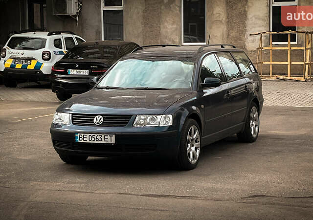 Синий Фольксваген Пассат, объемом двигателя 1.78 л и пробегом 320 тыс. км за 5500 $, фото 3 на Automoto.ua