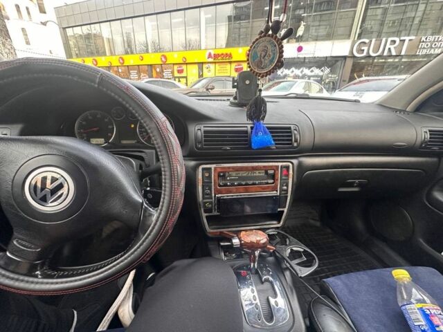 Синий Фольксваген Пассат, объемом двигателя 2.3 л и пробегом 389 тыс. км за 2600 $, фото 1 на Automoto.ua