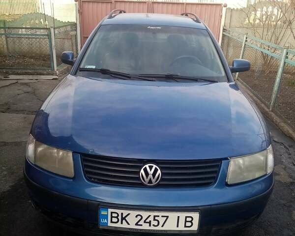 Синій Фольксваген Пассат, об'ємом двигуна 1.6 л та пробігом 320 тис. км за 3100 $, фото 9 на Automoto.ua