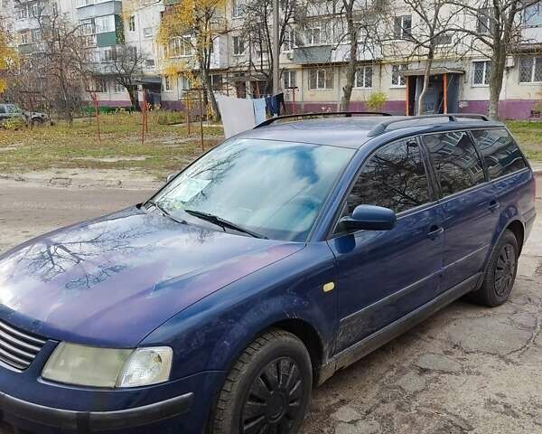 Синий Фольксваген Пассат, объемом двигателя 1.6 л и пробегом 300 тыс. км за 3200 $, фото 4 на Automoto.ua