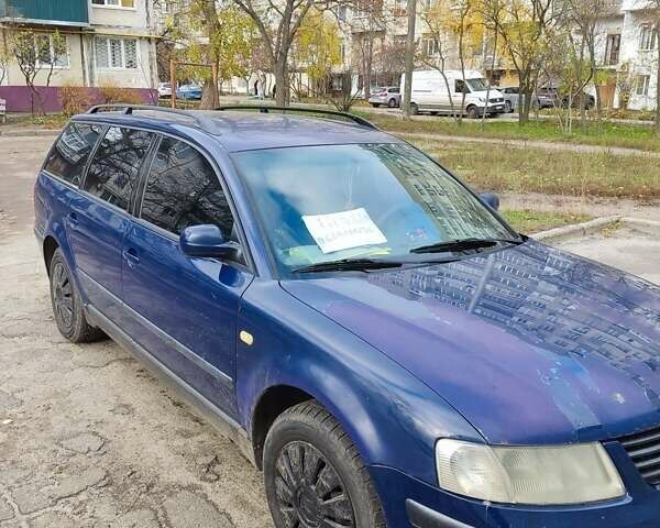 Синий Фольксваген Пассат, объемом двигателя 1.6 л и пробегом 300 тыс. км за 3200 $, фото 3 на Automoto.ua
