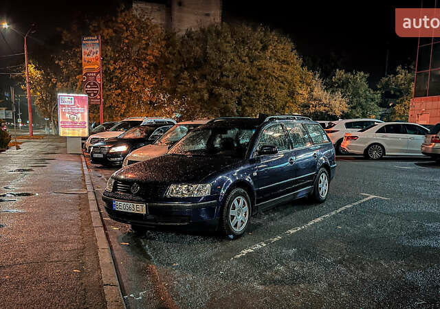 Синий Фольксваген Пассат, объемом двигателя 1.78 л и пробегом 320 тыс. км за 5500 $, фото 4 на Automoto.ua