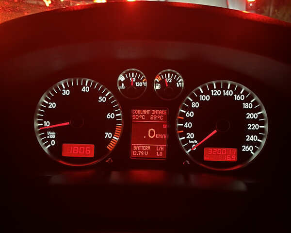 Синий Фольксваген Пассат, объемом двигателя 1.78 л и пробегом 320 тыс. км за 5500 $, фото 13 на Automoto.ua