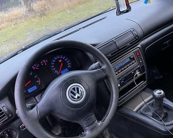 Синий Фольксваген Пассат, объемом двигателя 1.78 л и пробегом 349 тыс. км за 3500 $, фото 2 на Automoto.ua